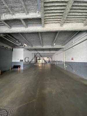 Entrepôt - 450 m²