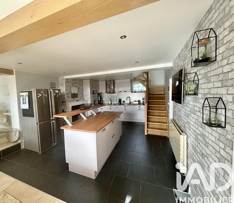 Maison - 242 m² - 7 pièces