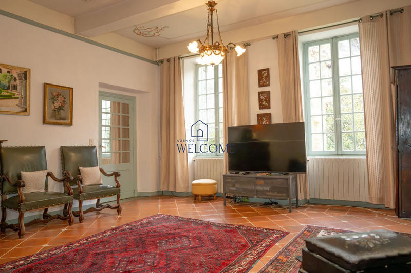 Château - 167 m² - 3 pièces