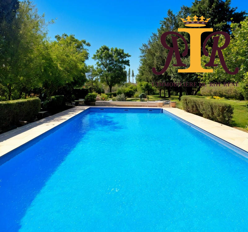 Maison traditionnelle - 283 m² - 9 pièces