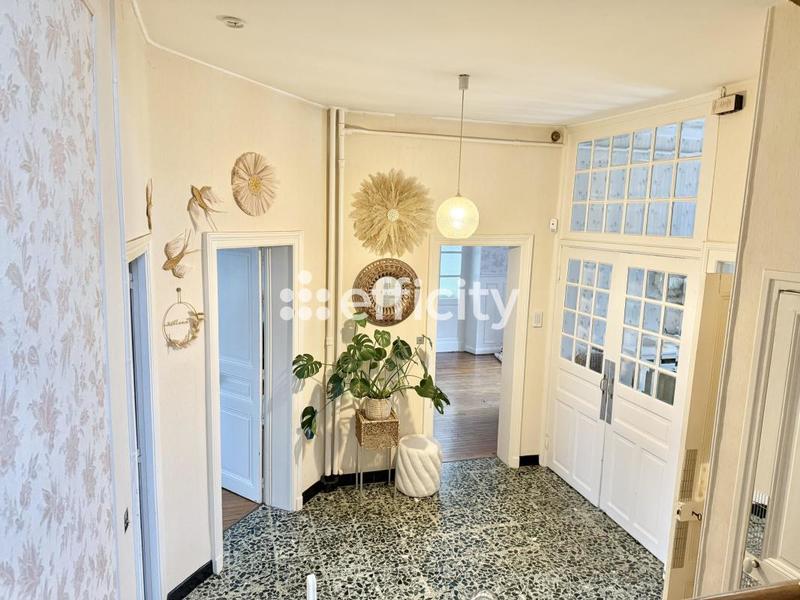 Demeure - 395 m² - 12 pièces