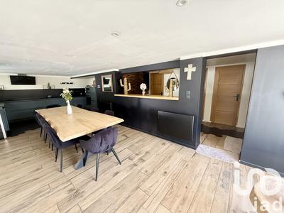 Maison - 203 m² - 5 pièces