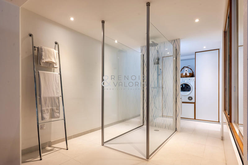 Loft - 116 m² - 4 pièces