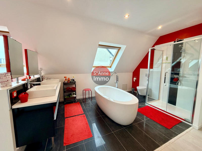 Maison - 200 m² - 10 pièces