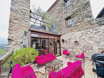 Demeure - 142 m² - 6 pièces