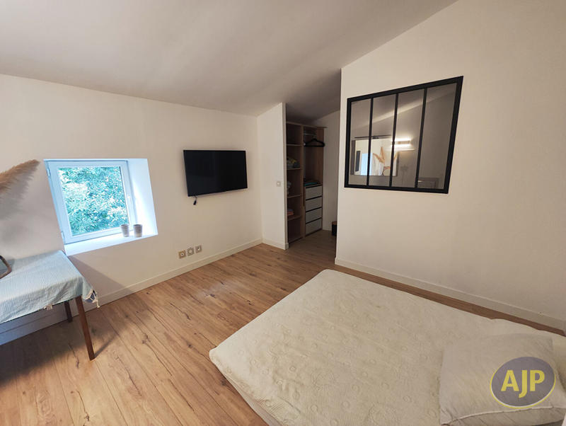 Maison - 263 m² - 8 pièces