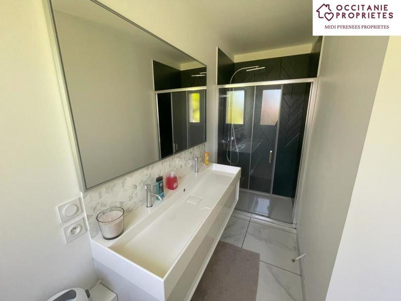 Maison - 163 m² - 8 pièces