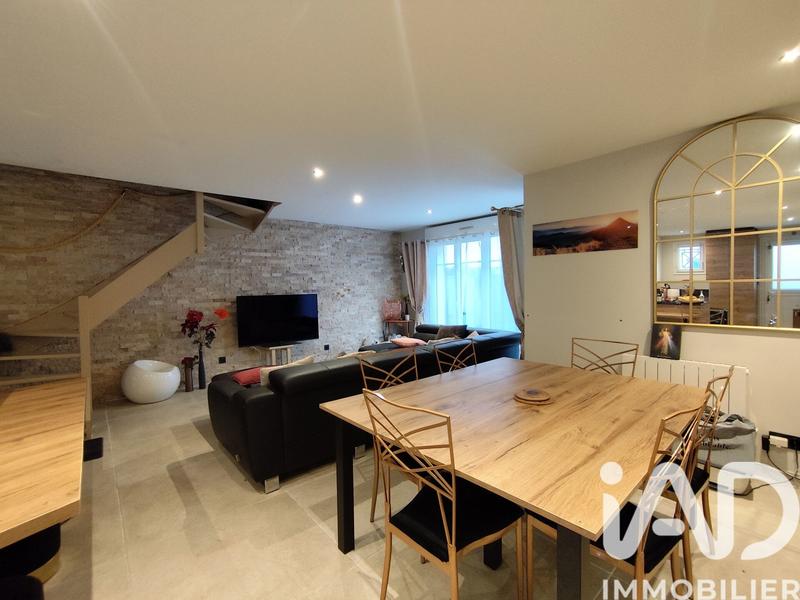 Maison - 90 m² - 5 pièces