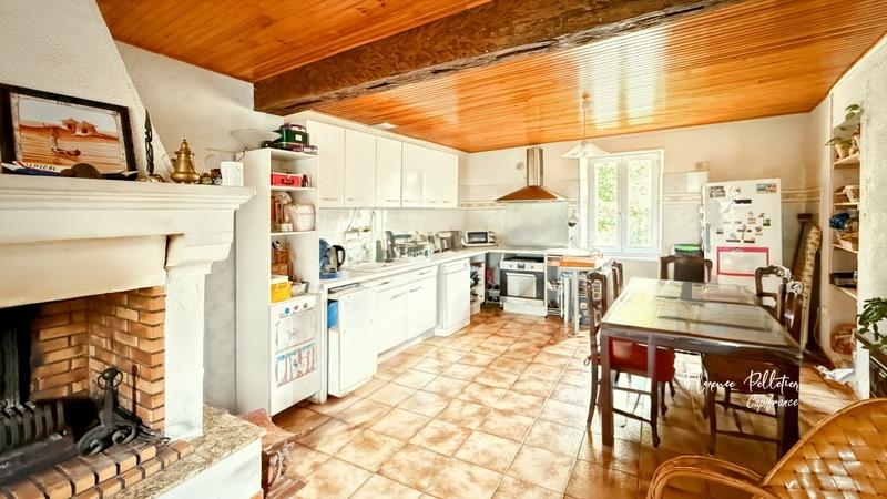 Maison - 333 m² - 9 pièces