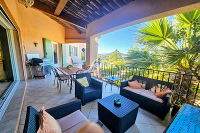 Maison - 214 m² - 7 pièces