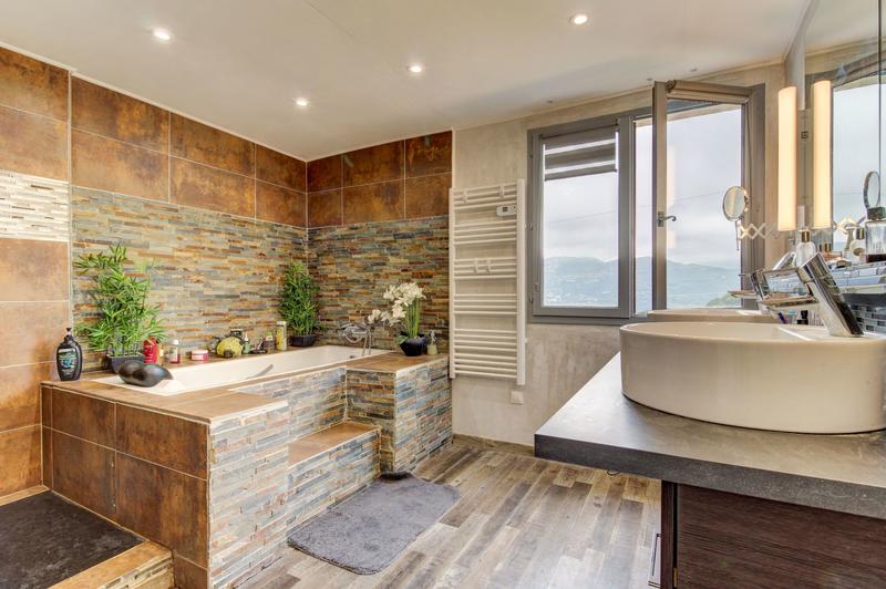 Maison - 170 m² - 7 pièces