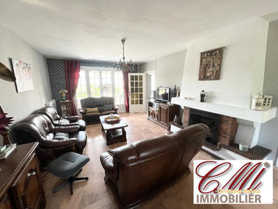 Maison - 217 m² - 8 pièces