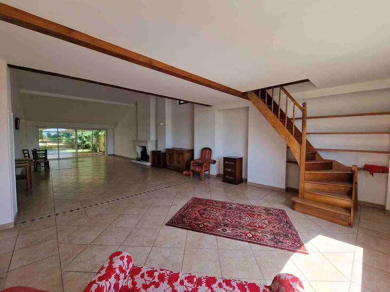 Maison - 229 m² - 8 pièces