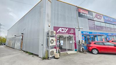 Local d'activité / Entrepôt - 1 300 m²