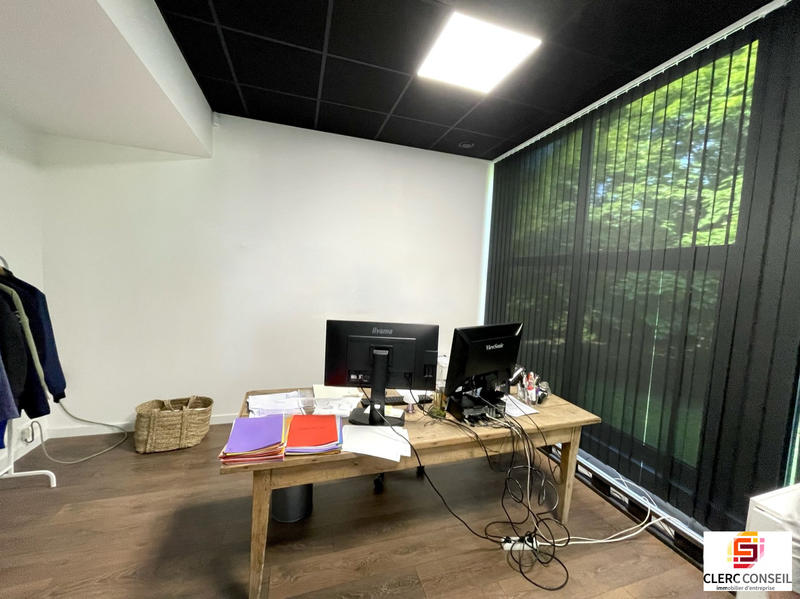 Bureau - 454 m²
