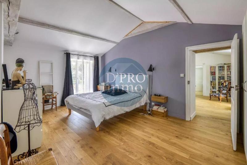 Maison - 284 m² - 8 pièces