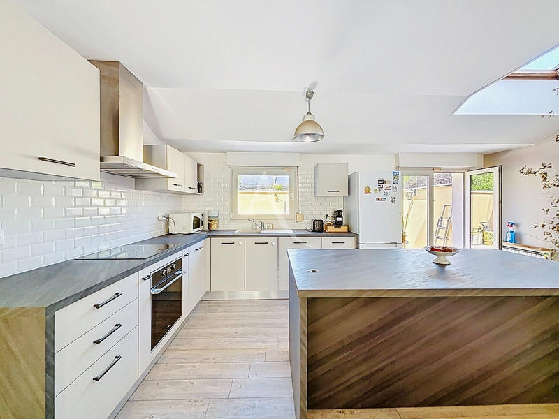 Maison - 118 m² - 6 pièces