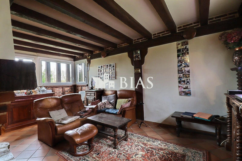 Maison traditionnelle - 180 m² - 7 pièces