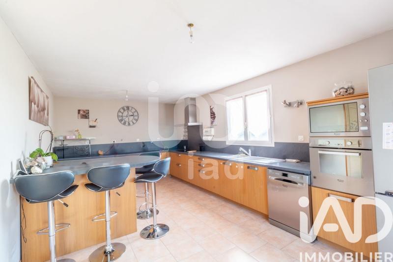 Maison - 203 m² - 7 pièces