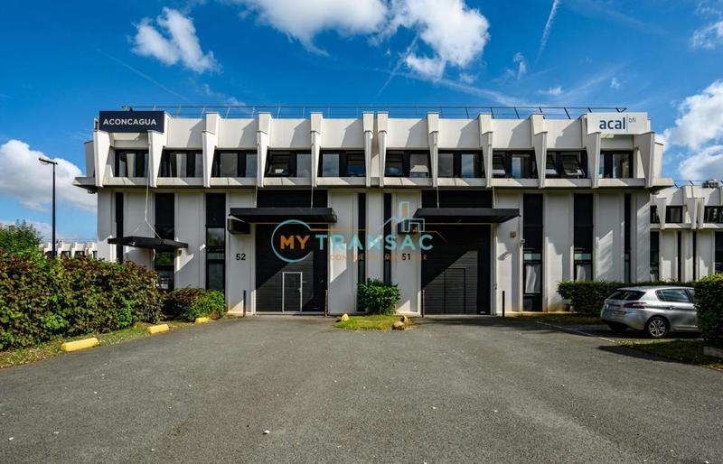 Local d'activité / Entrepôt - 678 m²