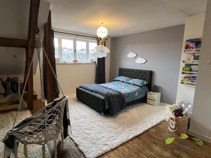 Maison - 206 m² - 10 pièces