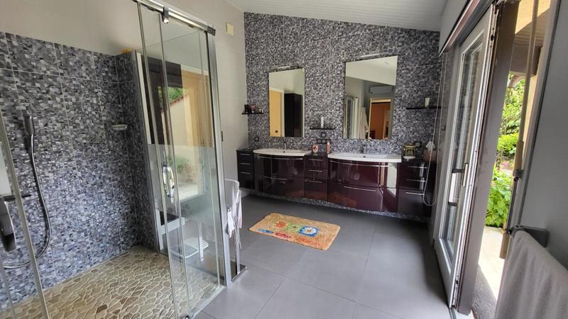 Maison - 290 m² - 10 pièces