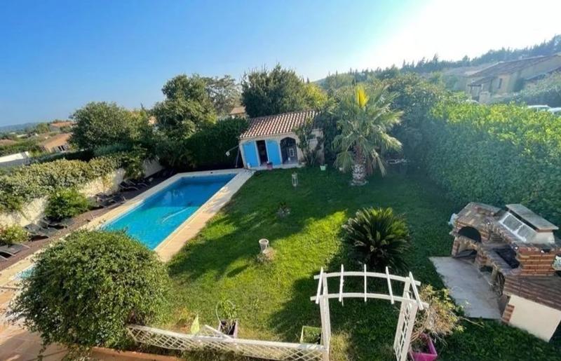 Maison - 270 m² - 9 pièces