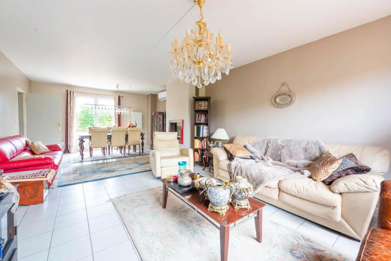 Maison - 152 m² - 7 pièces