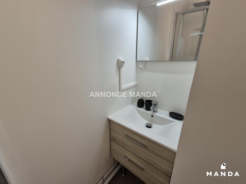 Chambre - 10 m² - 4 pièces