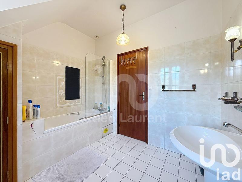 Maison - 200 m² - 7 pièces