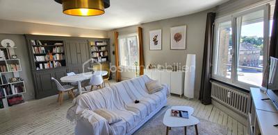 Appartement - 98 m² - 5 pièces