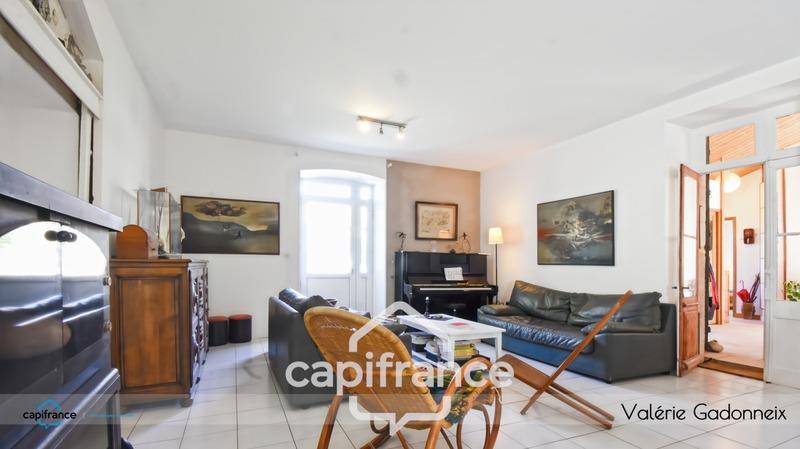 Maison - 187 m² - 9 pièces