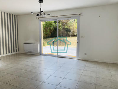 Maison - 90 m² - 5 pièces