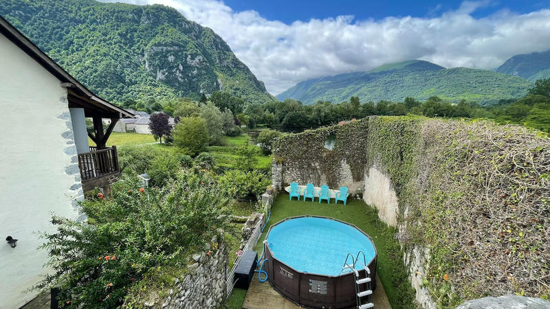 Maison - 310 m² - 9 pièces