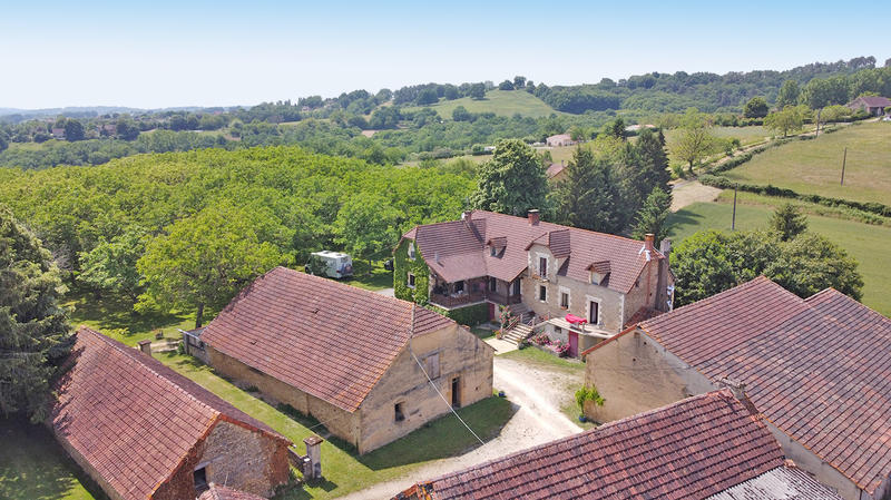 Maison - 231 m² - 9 pièces