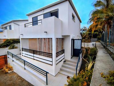 Maison - 93 m² - 4 pièces