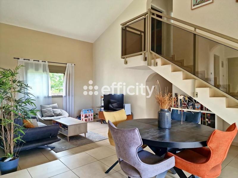 Maison - 163 m² - 5 pièces