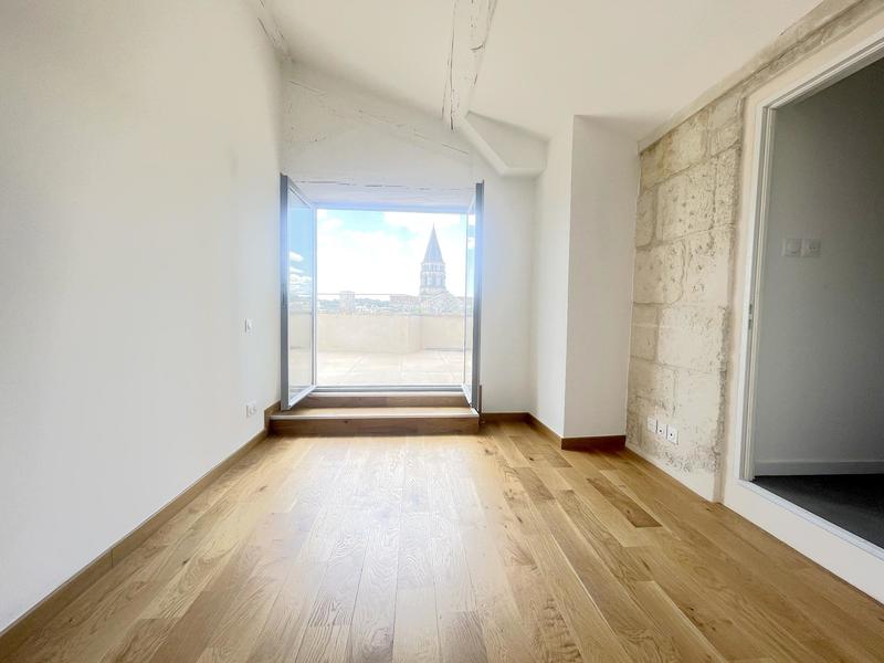 Appartement - 95 m² - 4 pièces