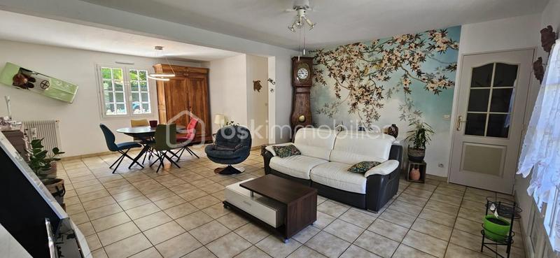 Maison traditionnelle - 159 m² - 6 pièces