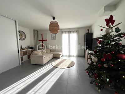 Maison - 84 m² - 4 pièces