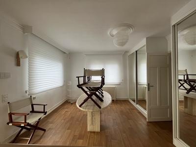 Maison - 137 m² - 6 pièces