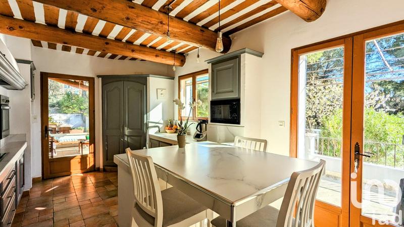 Maison - 255 m² - 10 pièces