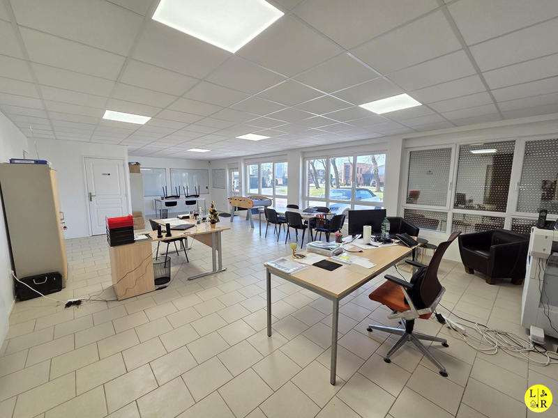 Local d'activités - 90 m² - 3 pièces