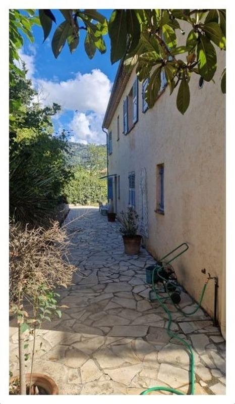 Maison - 205 m² - 7 pièces