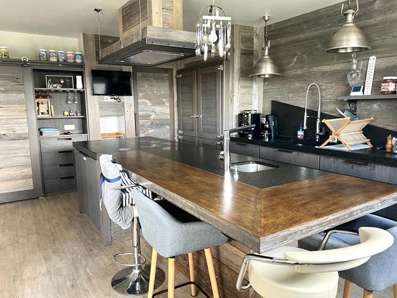 Maison - 235 m² - 8 pièces