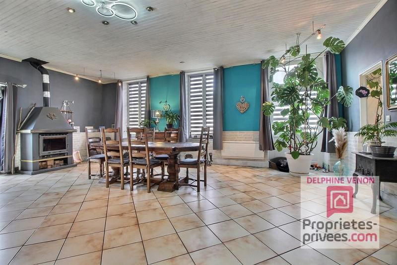 Maison - 240 m² - 6 pièces