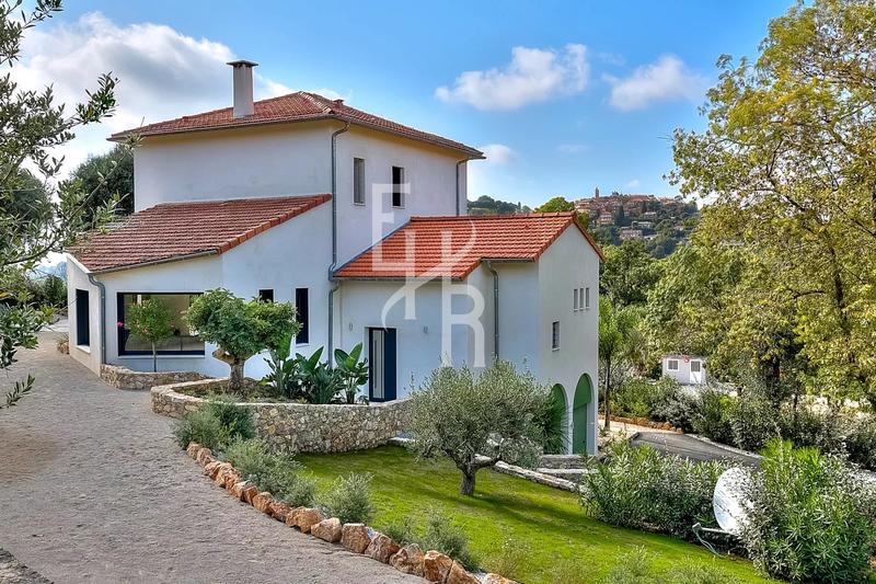 Maison - 295 m² - 7 pièces