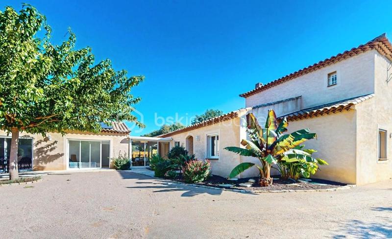 Maison - 253 m² - 10 pièces