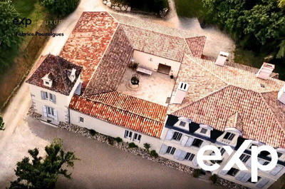 Maison - 533 m² - 20 pièces