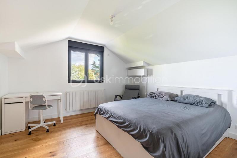 Maison - 180 m² - 6 pièces